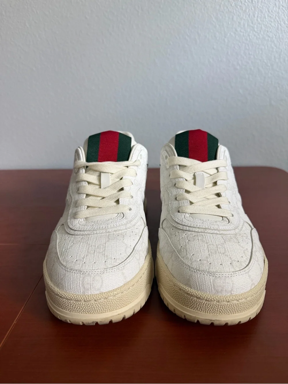 Gucci Cream Canvas Low-Top Sneakers with Red & Green Web